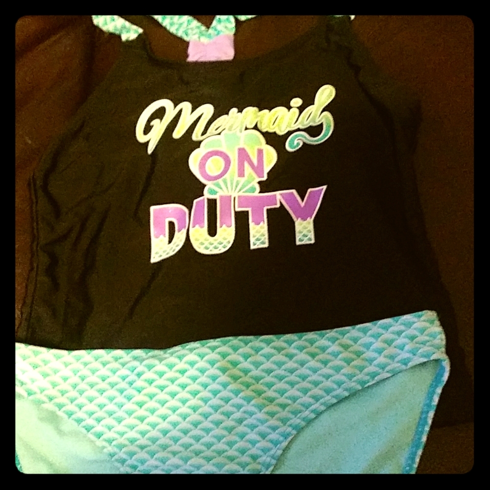 Girls swimsuit